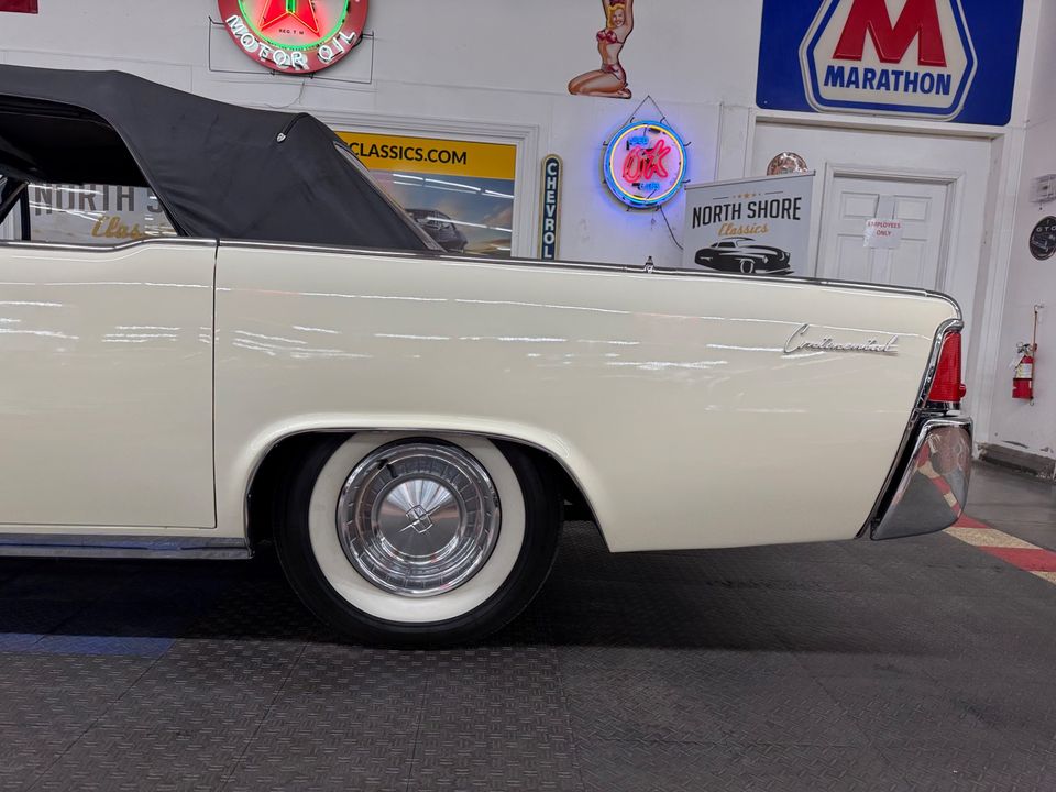 1961 Lincoln Continental