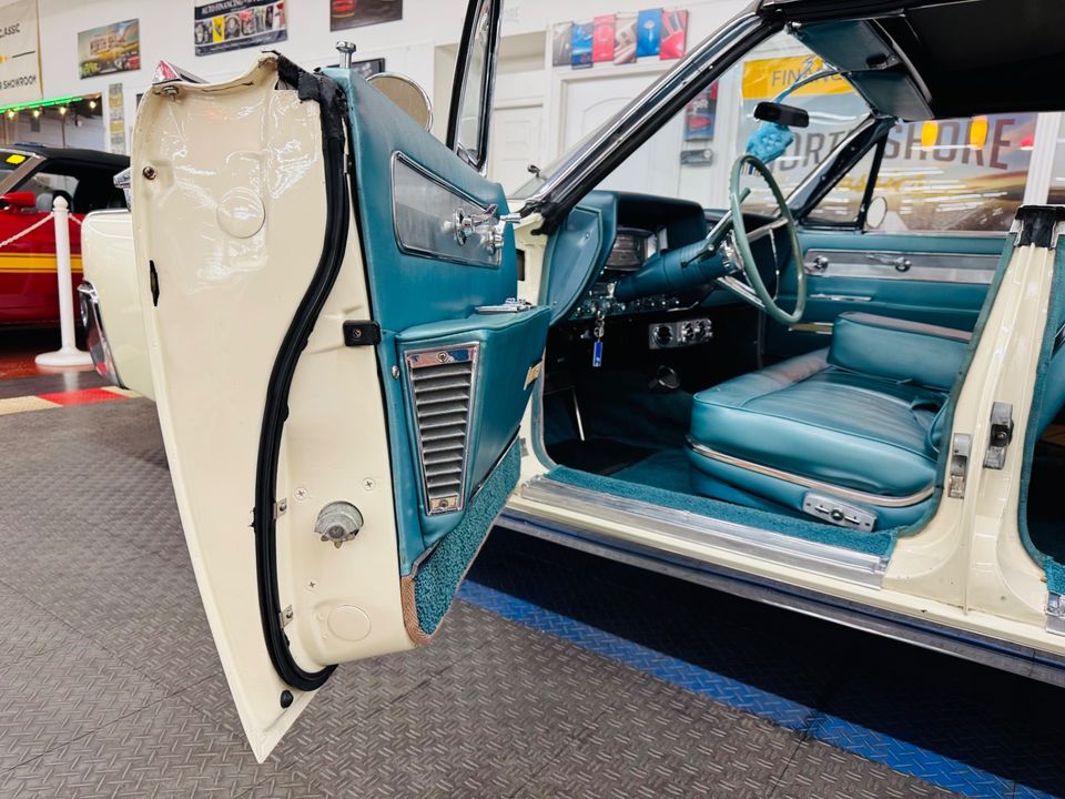 1961 Lincoln Continental