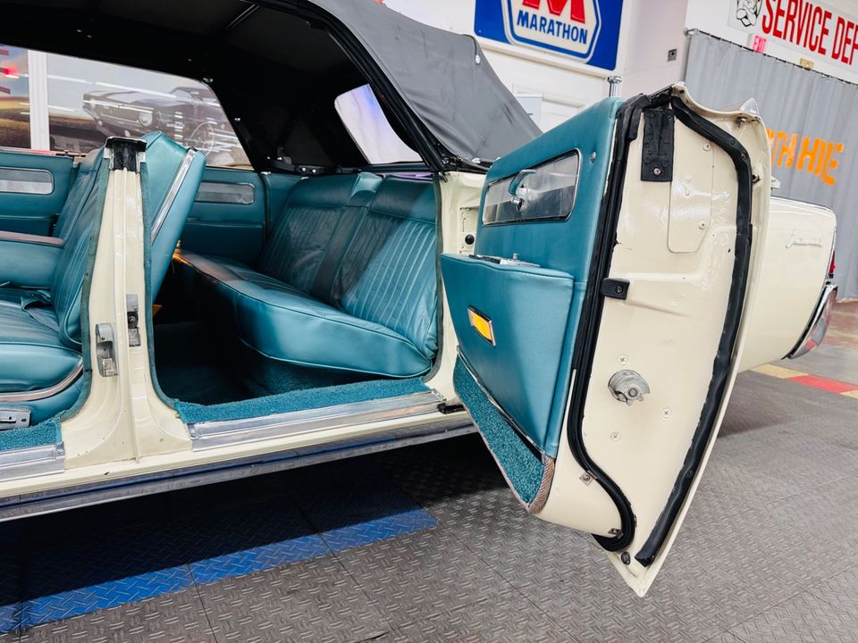 1961 Lincoln Continental