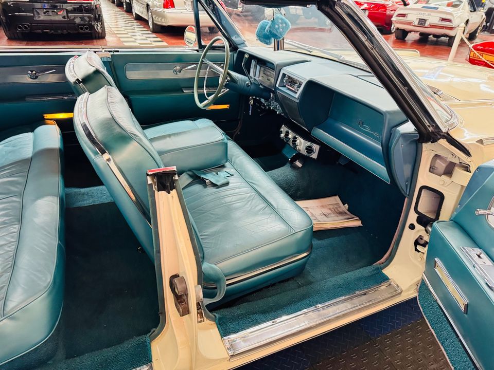 1961 Lincoln Continental