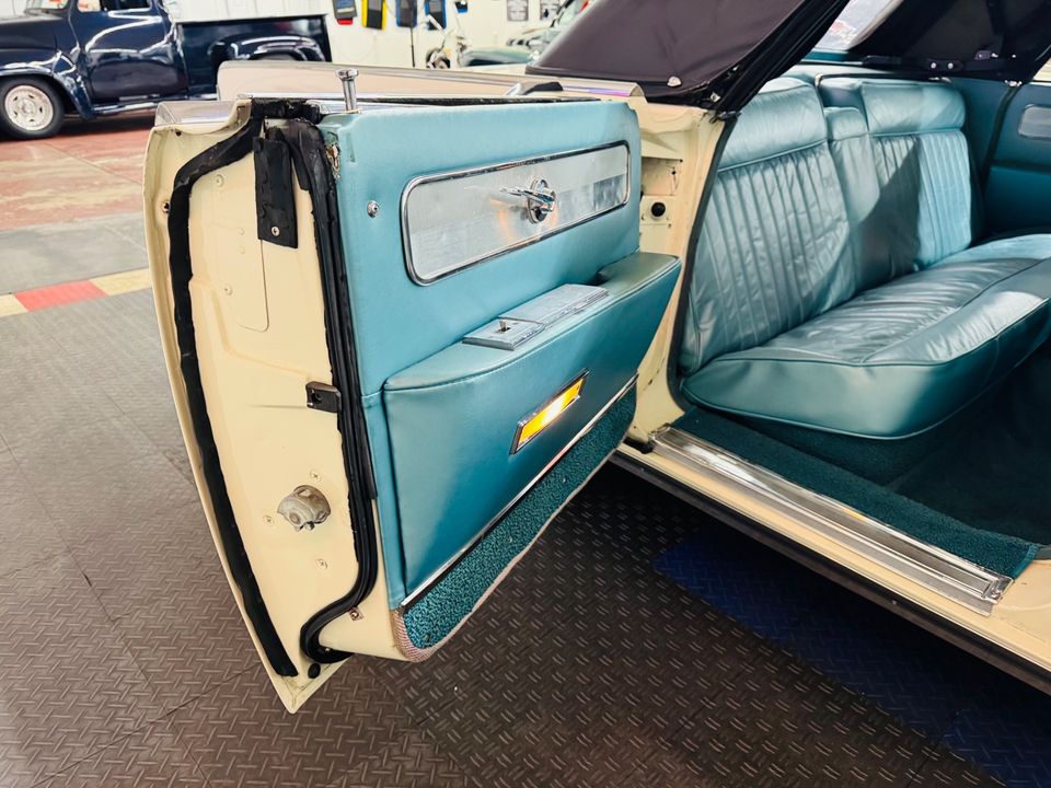 1961 Lincoln Continental