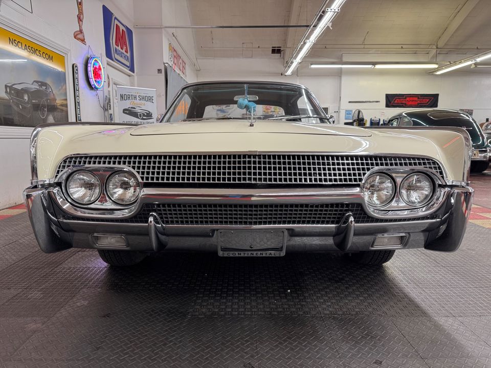 1961 Lincoln Continental