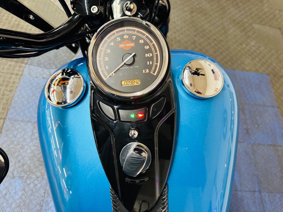 2011 Harley Davidson FLSTSB