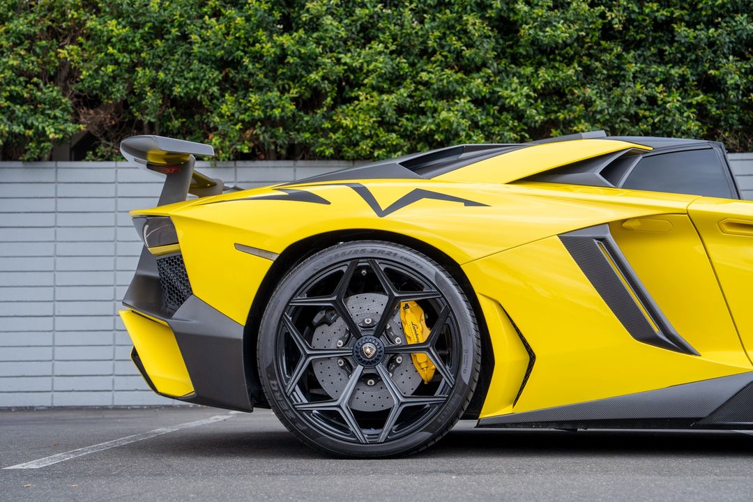 2016 Lamborghini Aventador