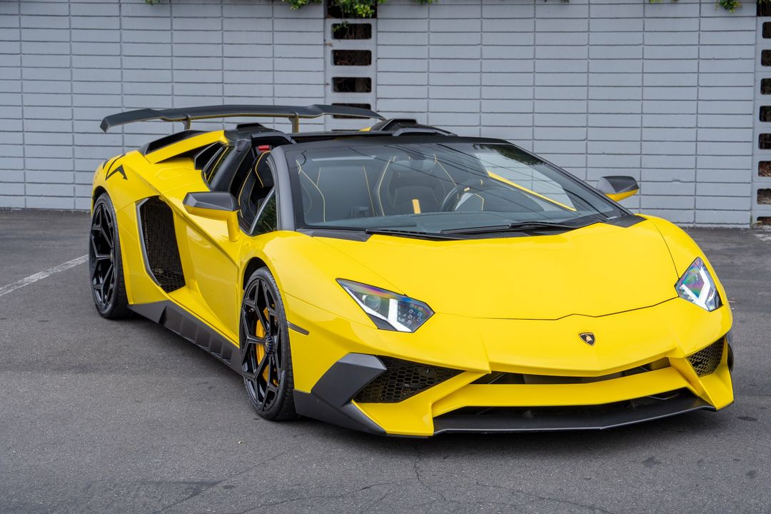 2016 Lamborghini Aventador