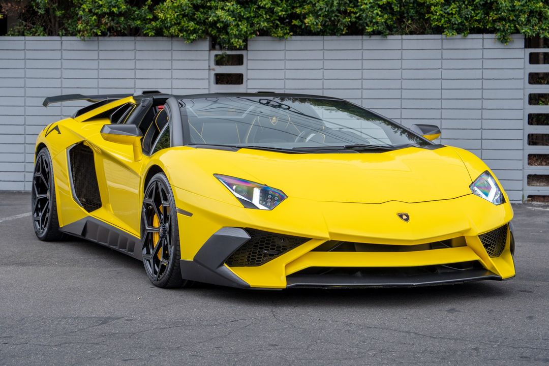 2016 Lamborghini Aventador