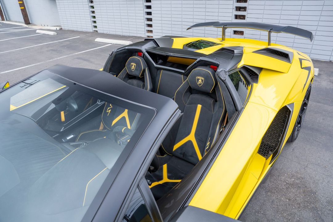2016 Lamborghini Aventador
