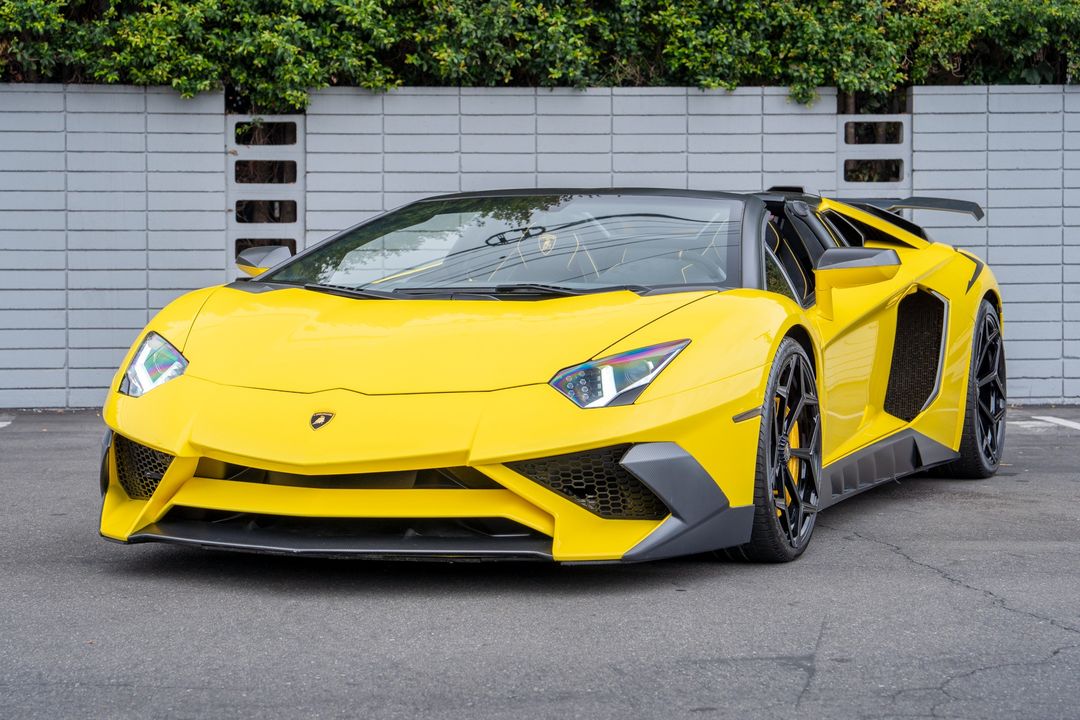 2016 Lamborghini Aventador