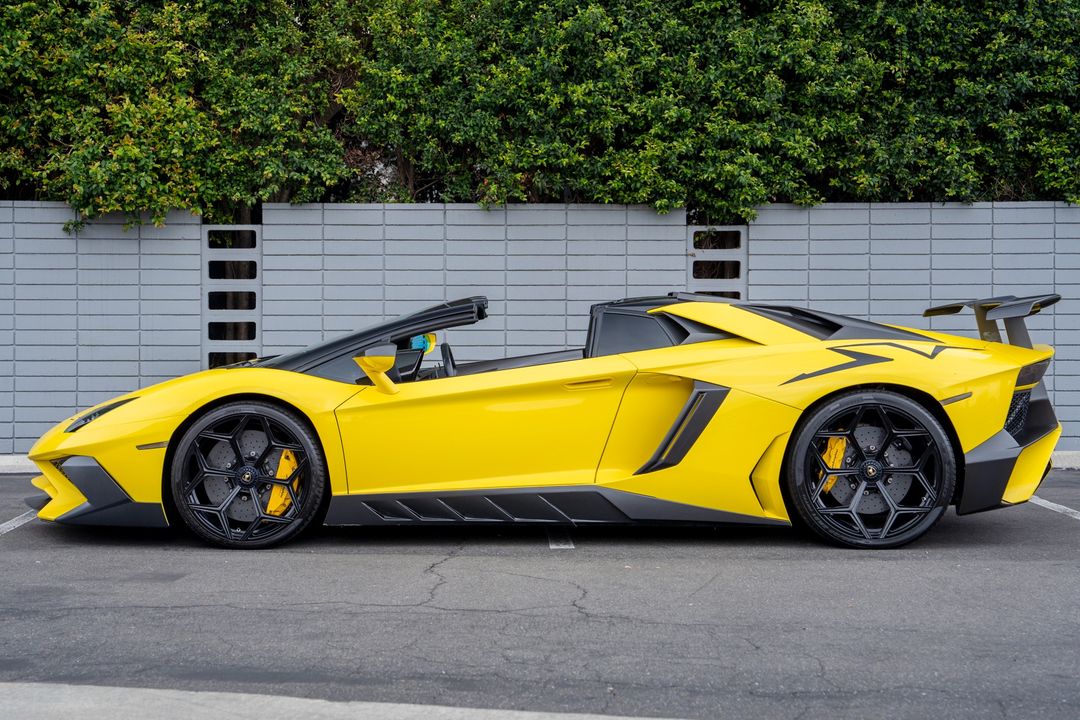 2016 Lamborghini Aventador