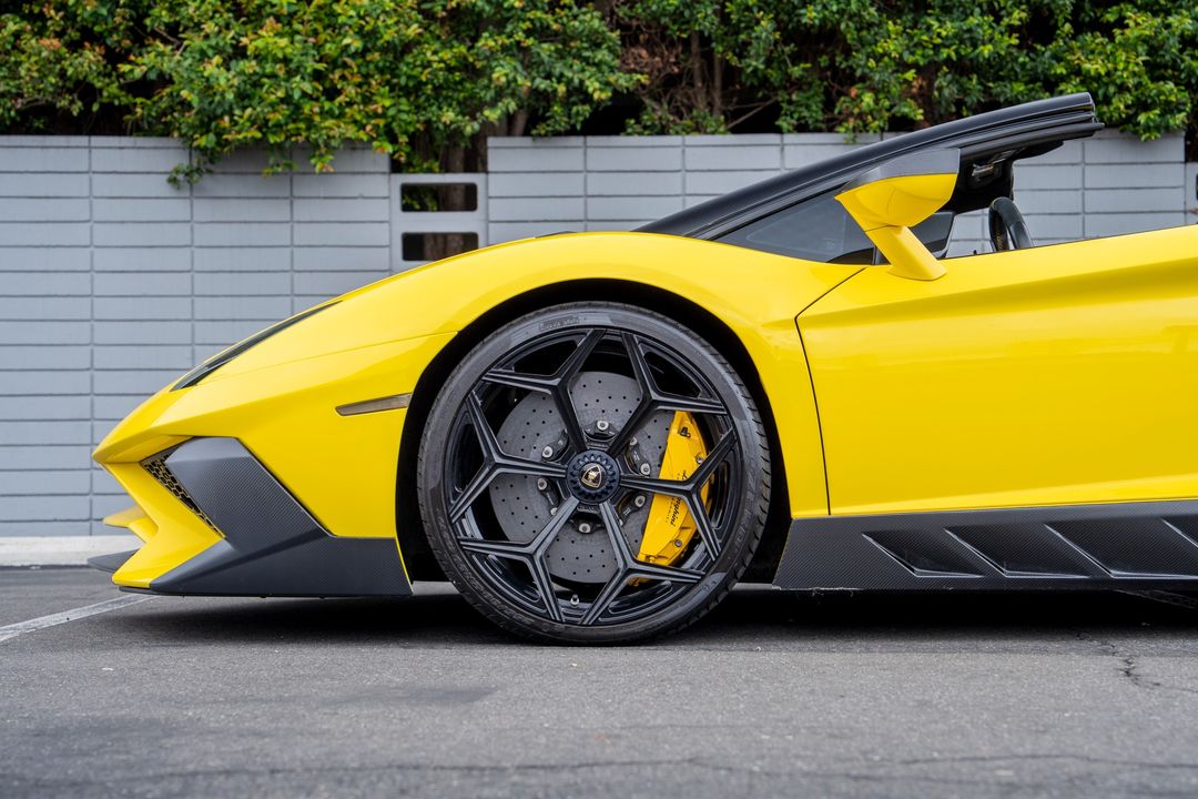 2016 Lamborghini Aventador