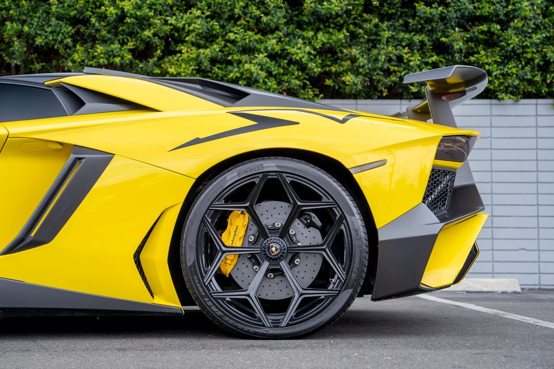 2016 Lamborghini Aventador