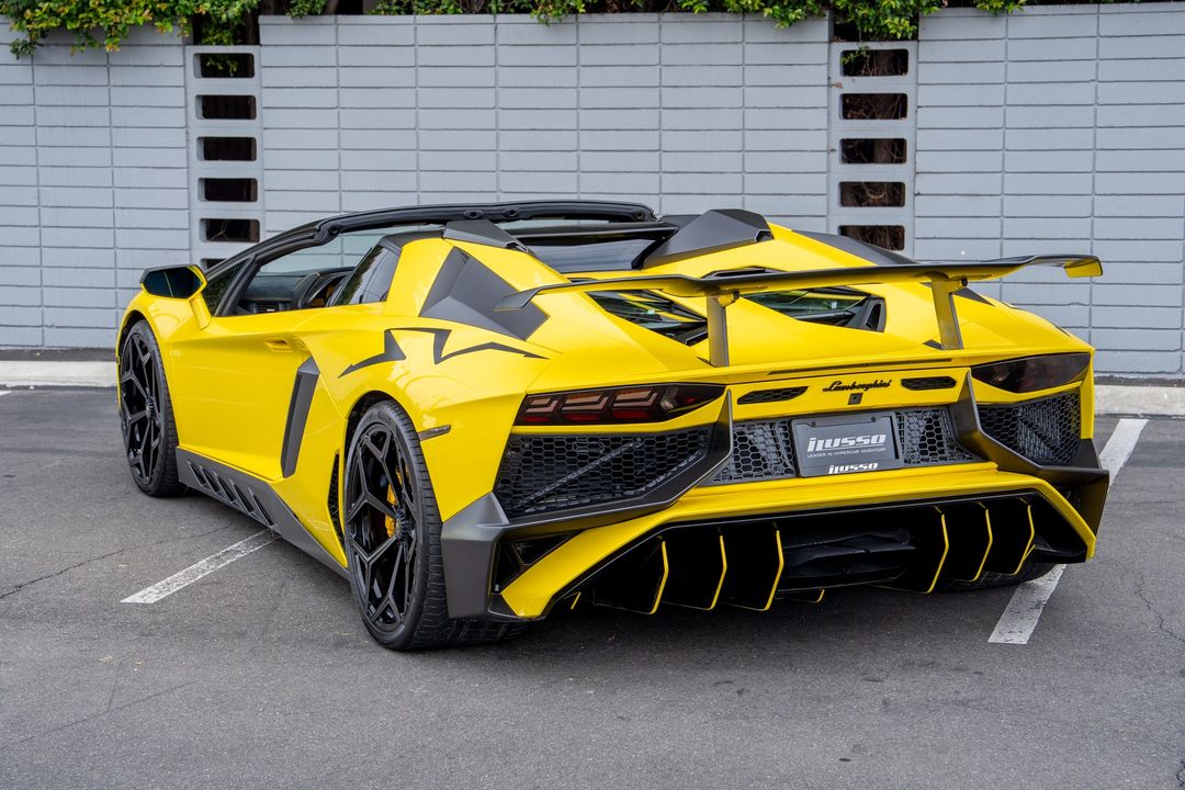 2016 Lamborghini Aventador