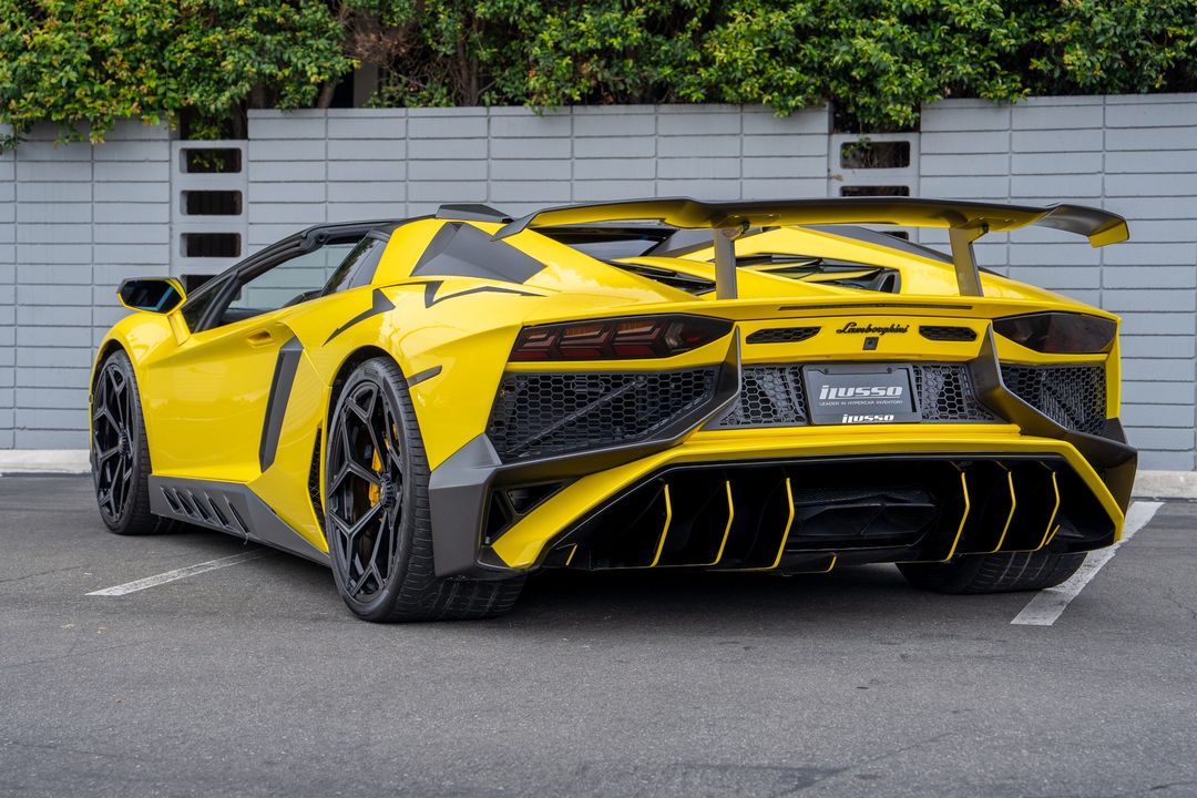 2016 Lamborghini Aventador