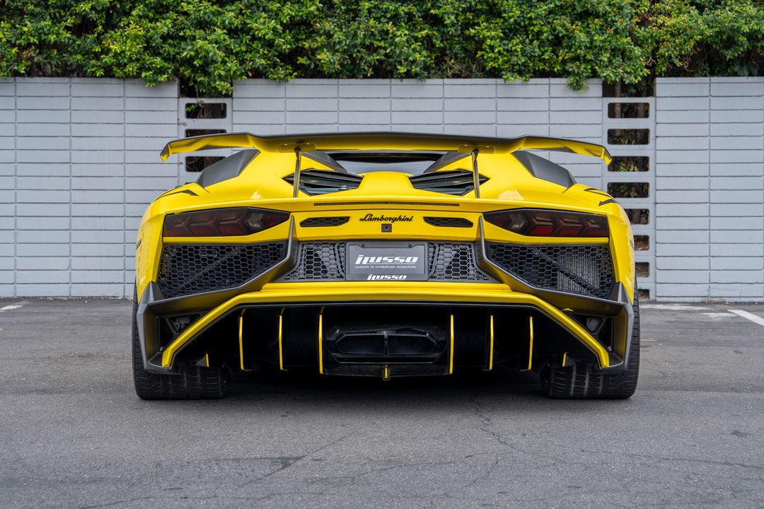2016 Lamborghini Aventador