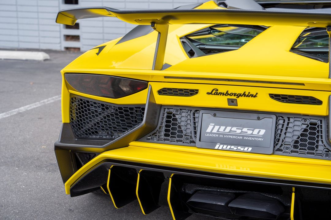 2016 Lamborghini Aventador