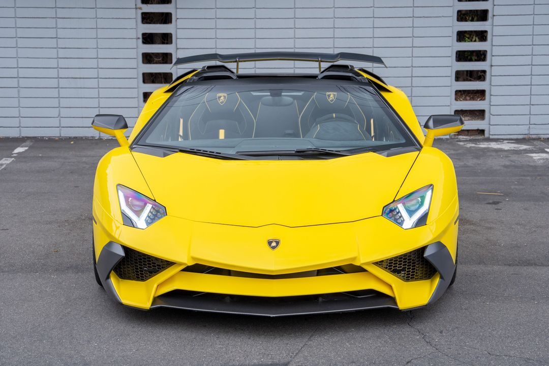 2016 Lamborghini Aventador