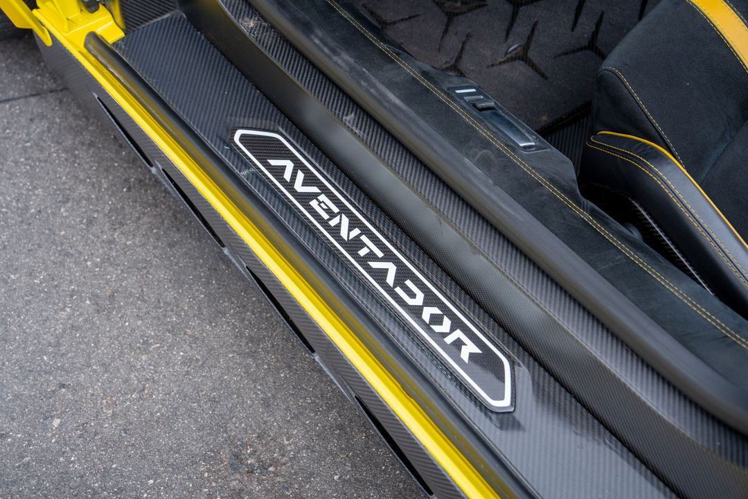 2016 Lamborghini Aventador