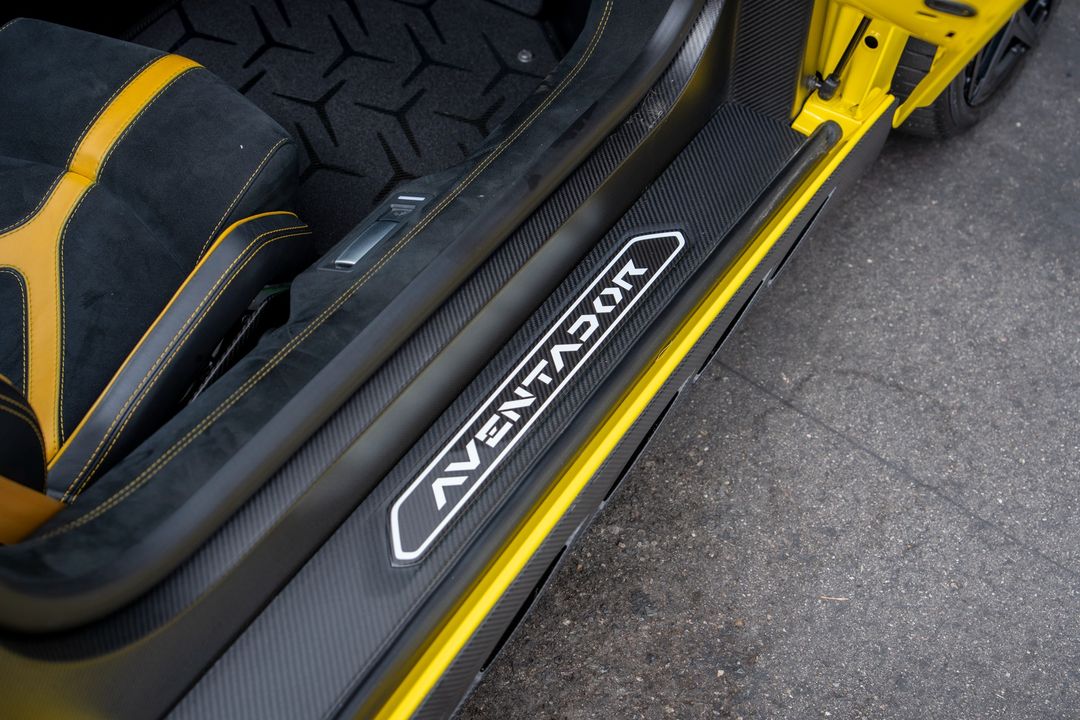 2016 Lamborghini Aventador