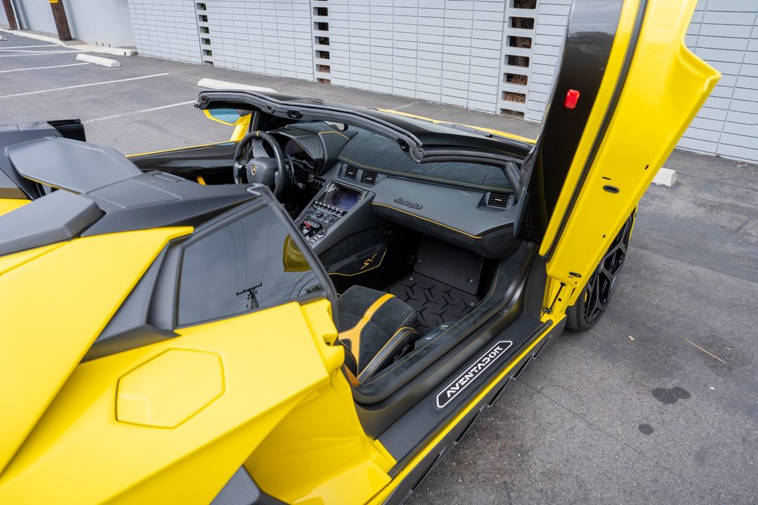 2016 Lamborghini Aventador