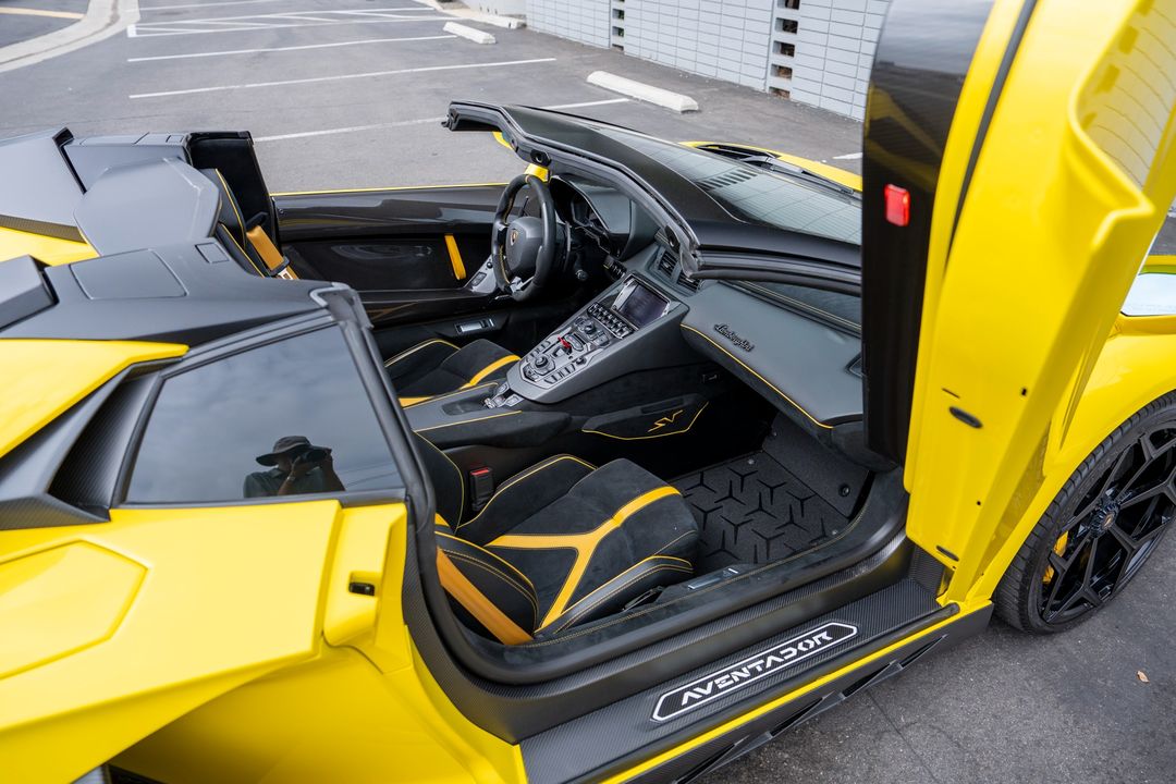 2016 Lamborghini Aventador