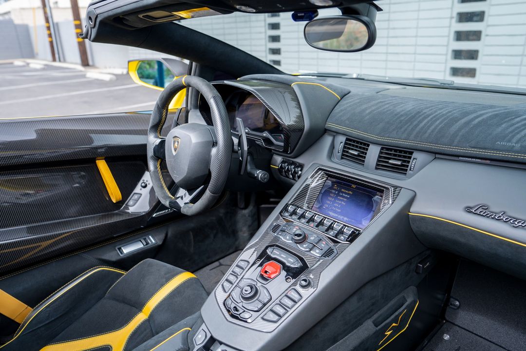 2016 Lamborghini Aventador