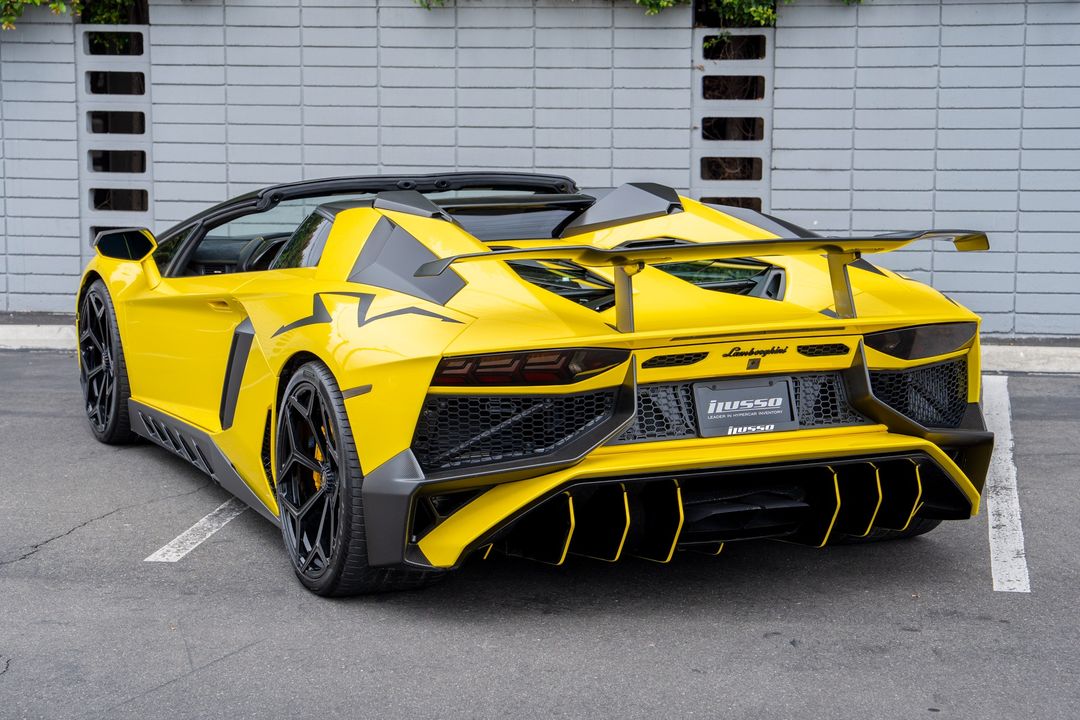 2016 Lamborghini Aventador