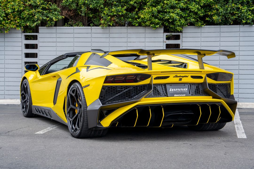 2016 Lamborghini Aventador