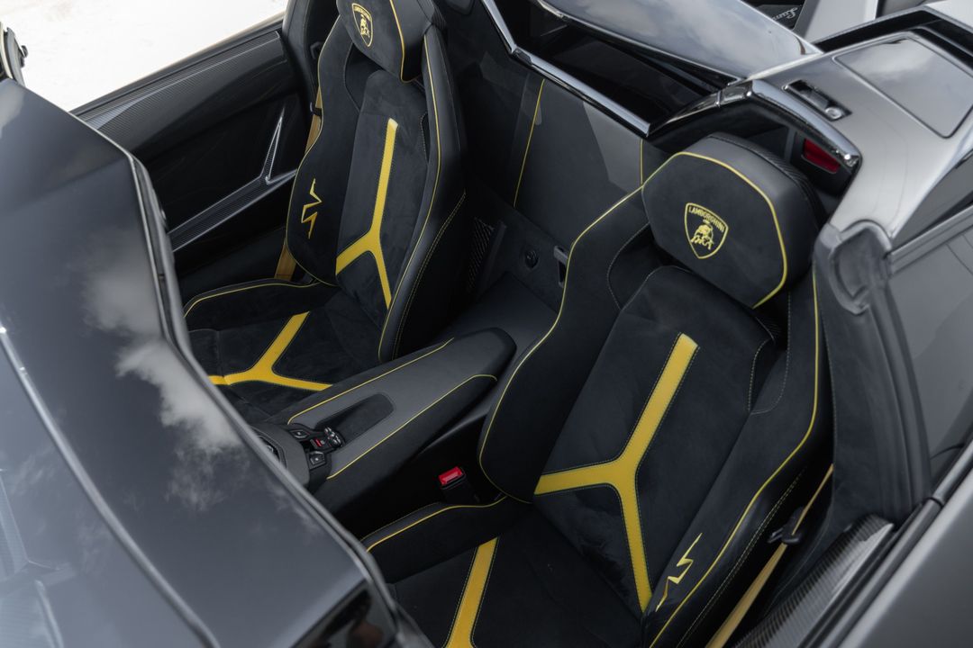 2016 Lamborghini Aventador