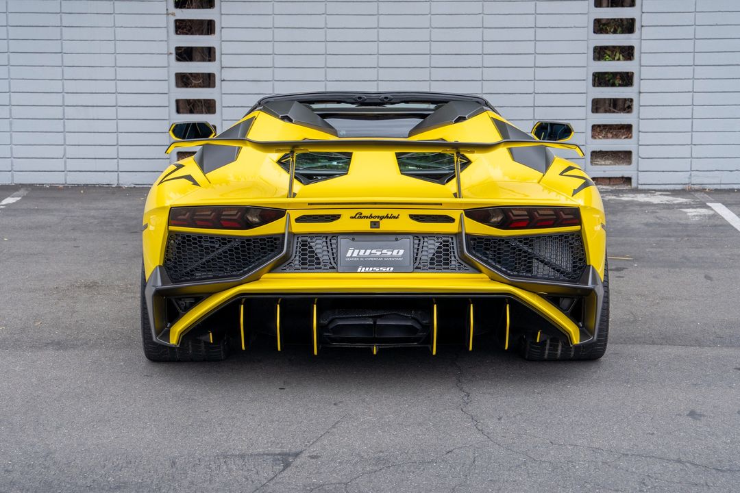 2016 Lamborghini Aventador