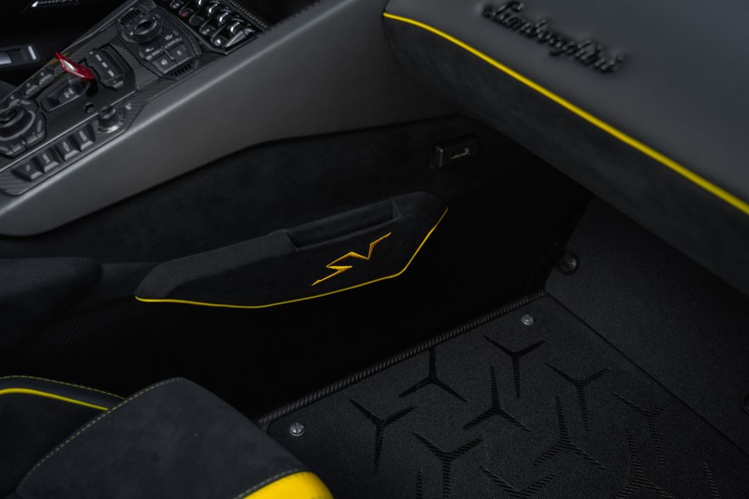 2016 Lamborghini Aventador