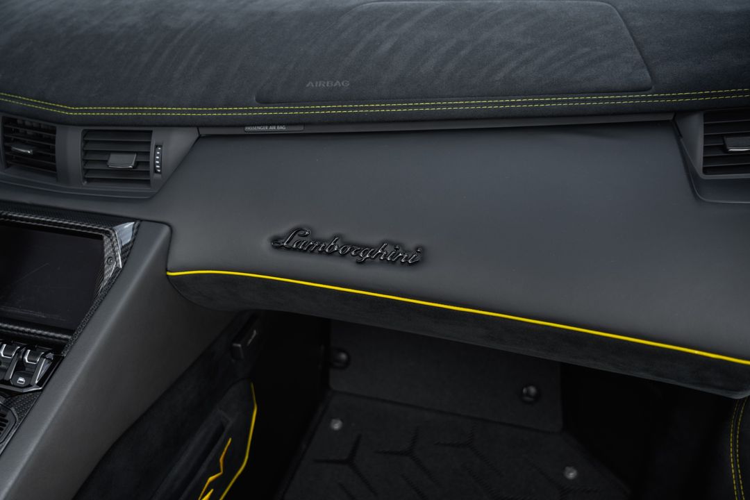 2016 Lamborghini Aventador