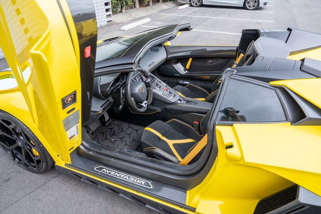 2016 Lamborghini Aventador