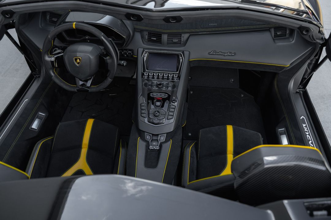 2016 Lamborghini Aventador
