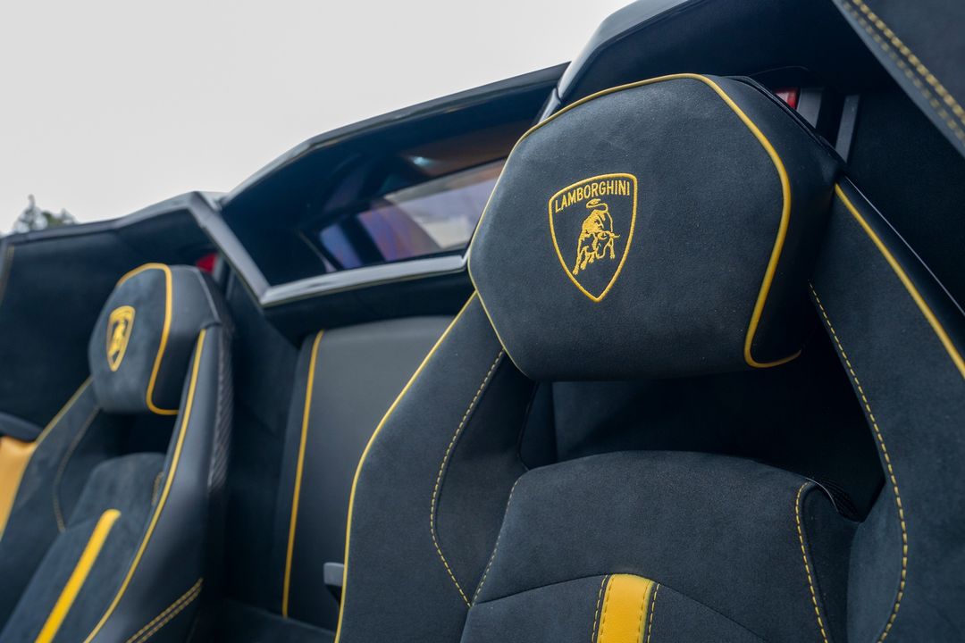 2016 Lamborghini Aventador