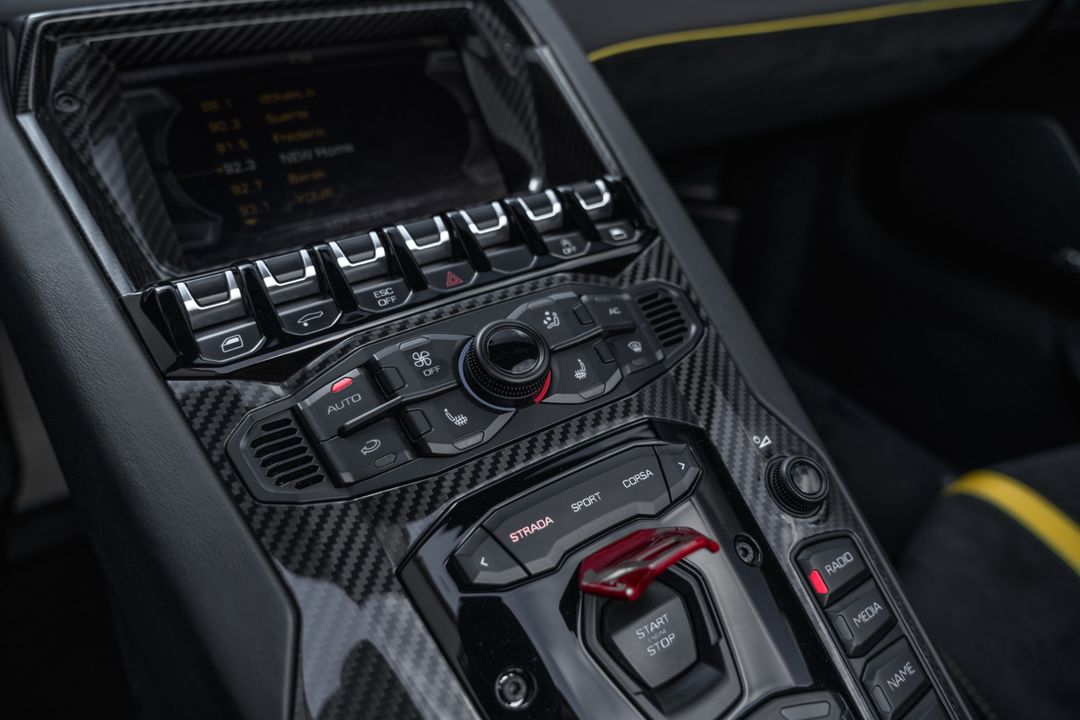 2016 Lamborghini Aventador