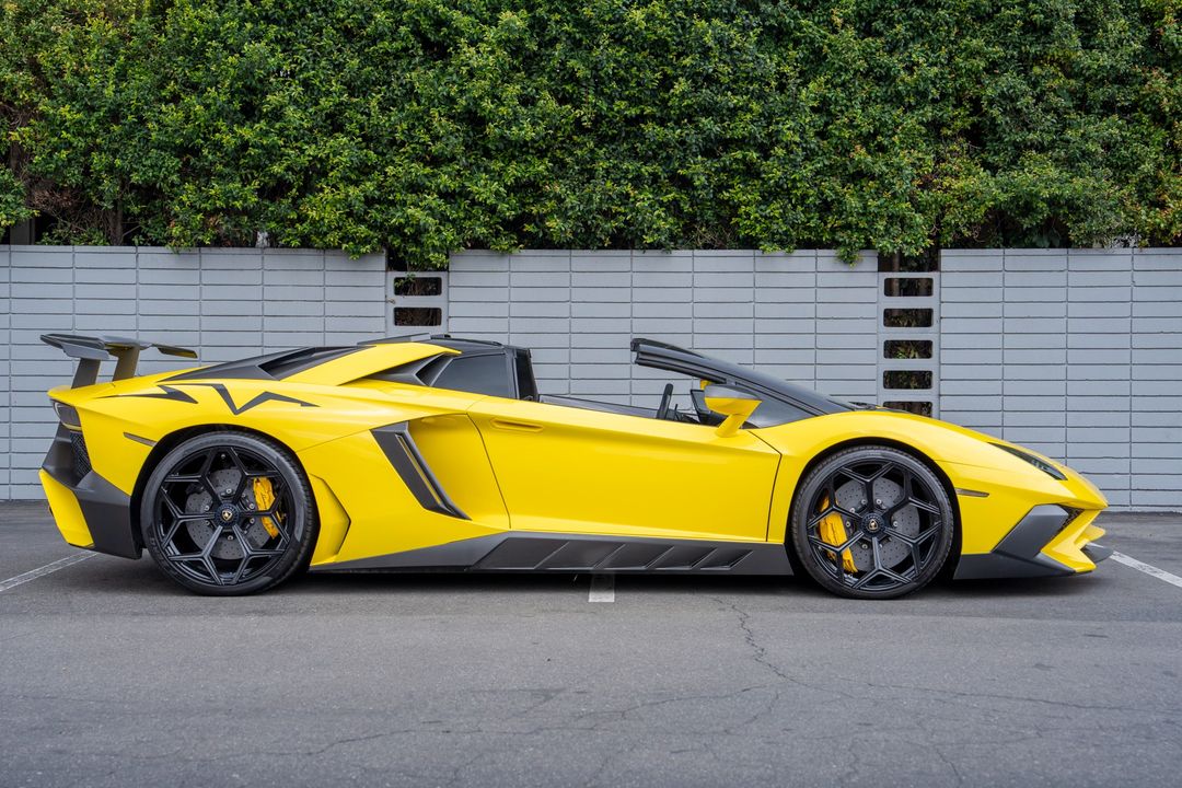 2016 Lamborghini Aventador
