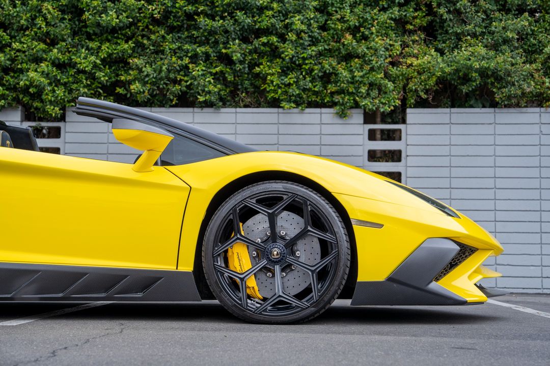 2016 Lamborghini Aventador