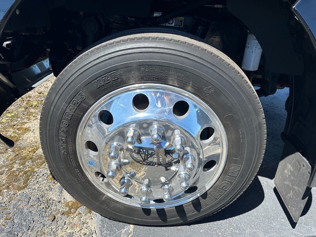 2022 Kenworth CONST. T270