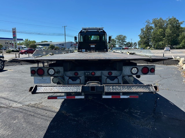 2022 Kenworth CONST. T270