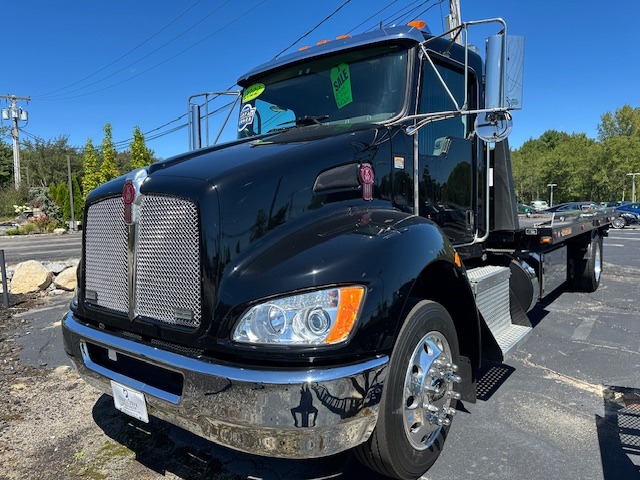 2022 Kenworth CONST. T270