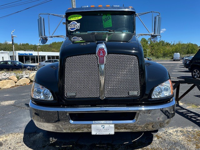 2022 Kenworth CONST. T270