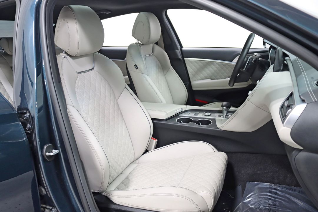 2022 Genesis G70