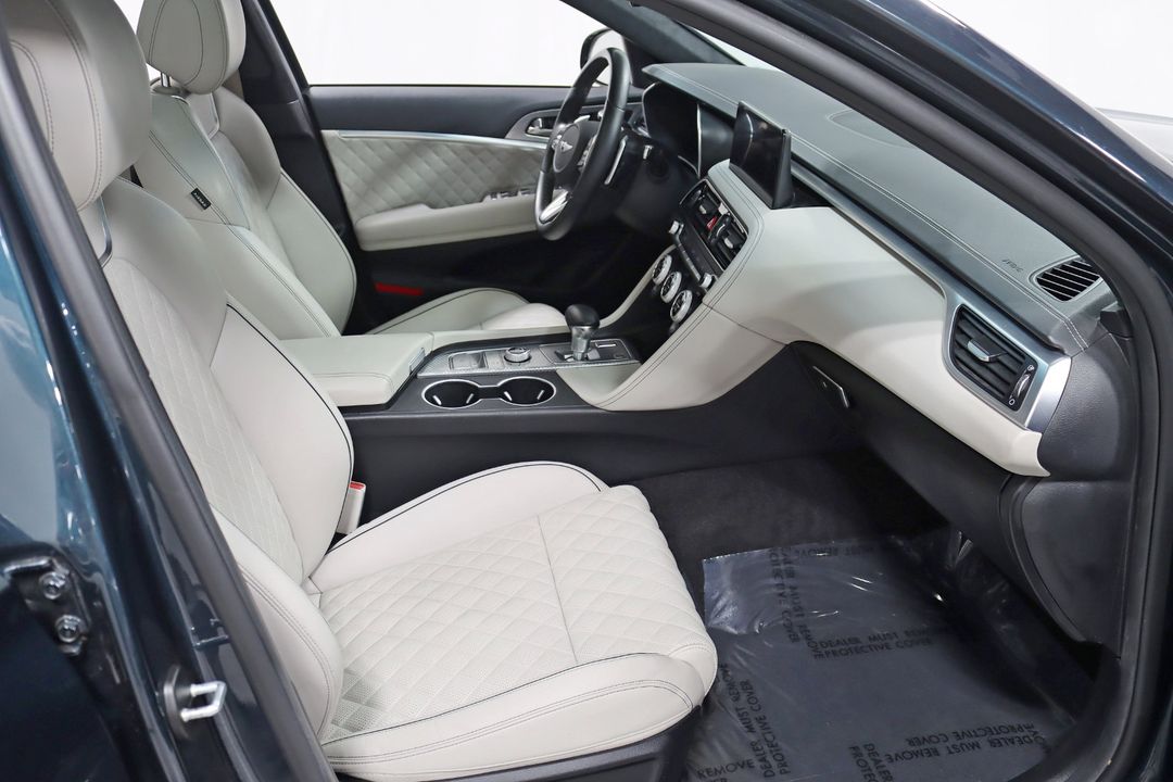 2022 Genesis G70