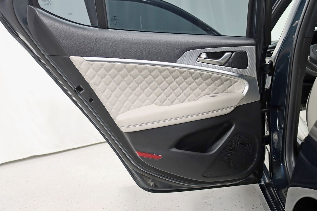 2022 Genesis G70