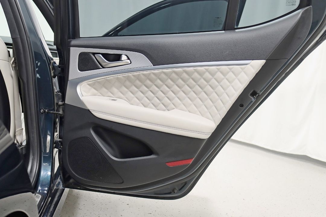 2022 Genesis G70