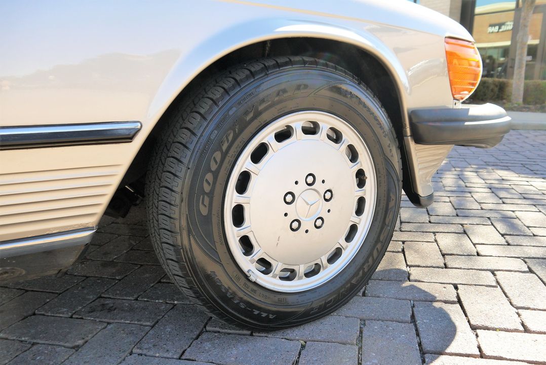 1988 Mercedes-Benz 560