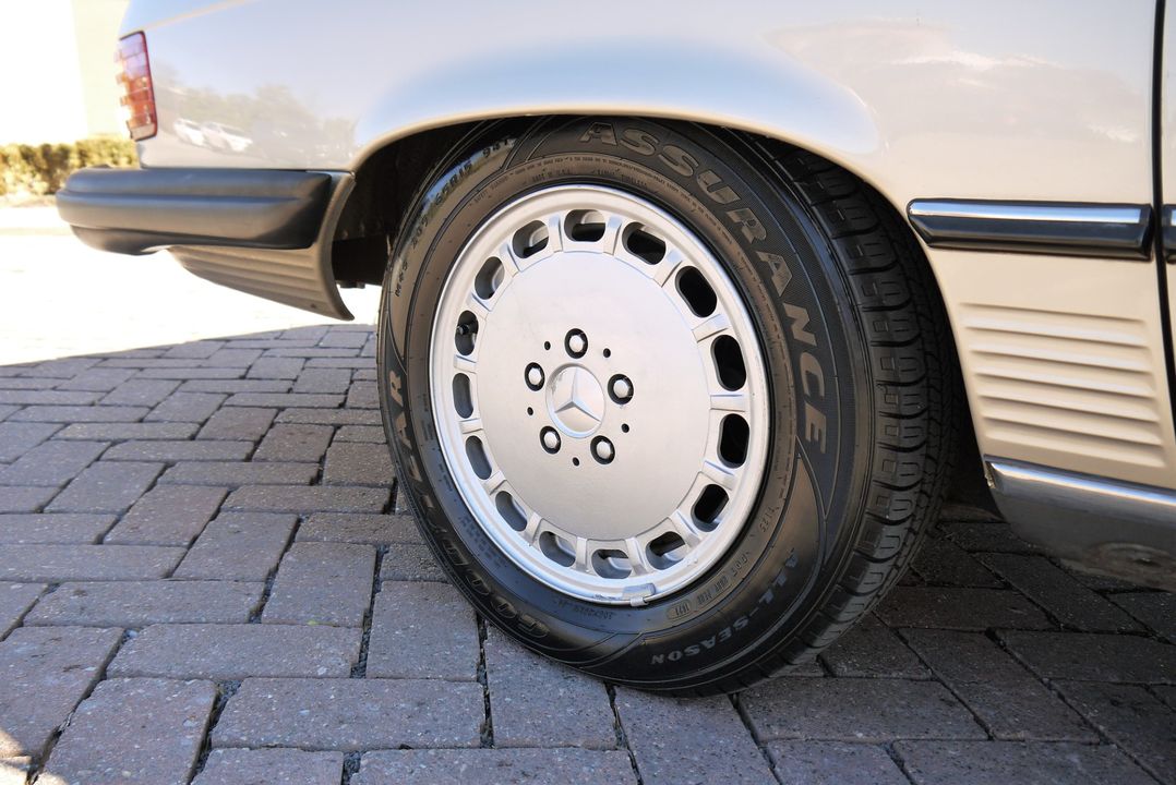 1988 Mercedes-Benz 560