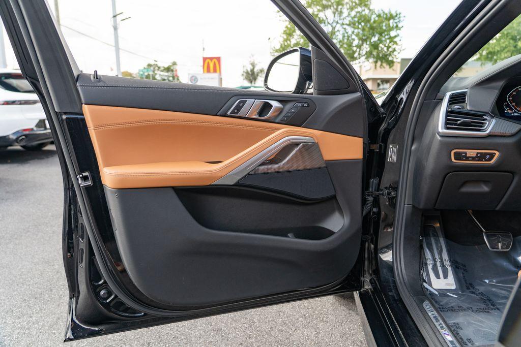 2023 BMW X6