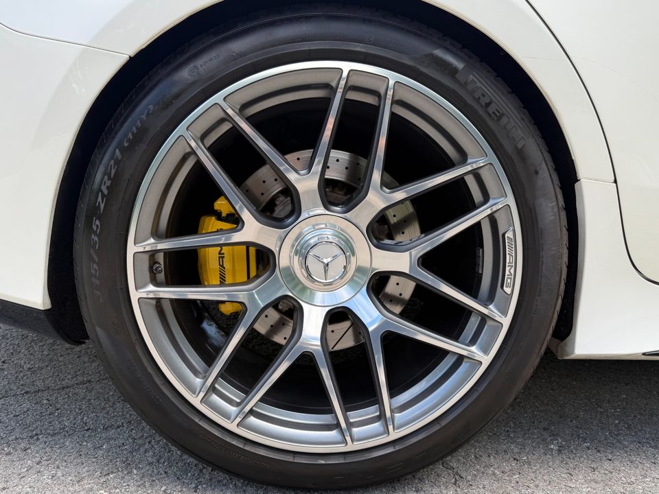 2021 Mercedes-Benz AMG GT 63