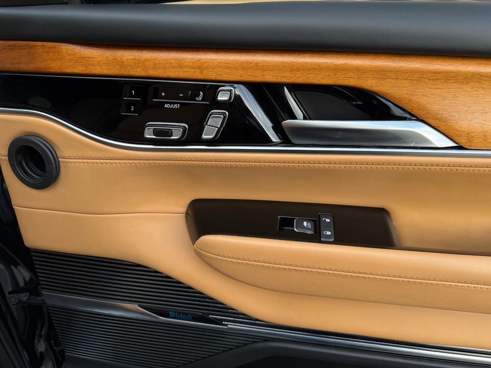 2022 Jeep Grand Wagoneer